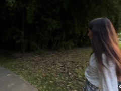 Трахаю свою девушку в бамбуковом лесу - где нас могут застукать - Screenshot 2 of 16 - Public