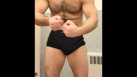 HAIRY MUSCLE BEAR FULL BODY FLEXING