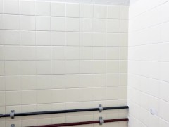 久しぶりに職場のシャワールームでおしっこしてみた♡♡♡ - Screenshot 1 of 16 - Girls Peeing
