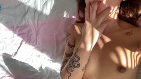 Je ressemble à un puceau ? - Masturbation nue