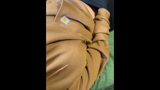 Сосу член сводного брата, пока использую свою игрушку Часть 1