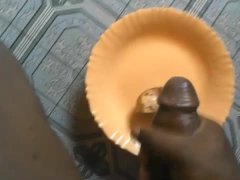 BBC EBONY CUMMING ON BREAD BEFORE EATING