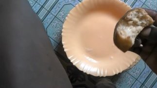 NAUGHTY AMATEUR BOY CUM ON CAKE BEFORE EATING IT😯😯