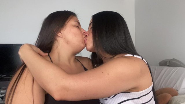 lesbians kissing deep passionately