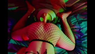 Bubble but tgirl chevauche un gode🍆💦🍑😘💋