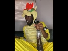 Big boi getting his dick sucked