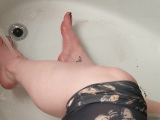 Do you want to Wash Mommies Dirty Feet