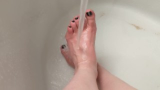 Hora do banho dos pés