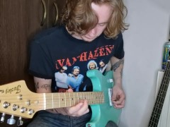 The knock off tom delonge guitar