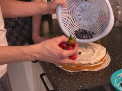 НЕПОРНУХА. Готовим торт на 8 марта. Простой рецепт вкусного подарка - Screenshot 11 of 16 - Cooking