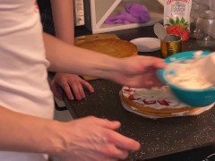 НЕПОРНУХА. Готовим торт на 8 марта. Простой рецепт вкусного подарка - Screenshot 8 of 16 - Funny