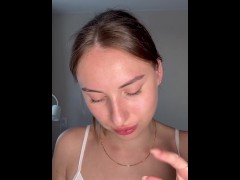 Sweetie swallows gummy bears