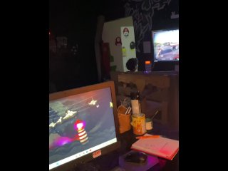 Conocí a este chico en la Sala Gamer y lo lleve a mi casa para cogerlo