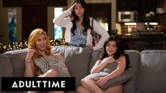ADULT TIME - Belle-mère Lauren Phillips surprise en train de baiser la belle-fille bully ! PLAN À 3 LESBIEN SAUVAGE !