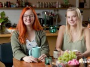 Preview 1 of Ersties - Sinnliches lesbisches Dildospiel mit Jolien und Iva