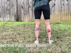 Desperately Peeing Outside - Screenshot 7 of 16 - Pee Desperation