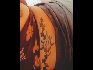 Все сексуально возбуждено после нескольких напитков и готово к игре😁