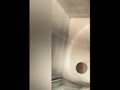 big piss in my shower. I'm looking for girls to piss together😈💦