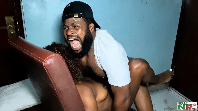 Sexy Slimzy's Pussy Got Bursted By Krissyjoh's Big Dick