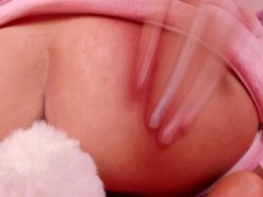 Conejita follada por un gran pene