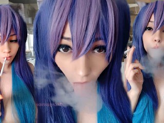 Симпатичная девушка курит тебе в лицо (полное видео на моем ManyVids/0nlyfans)