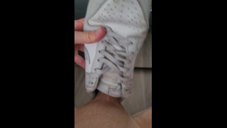Cute Teenboy fucks, licks and sniffs his Nike shoes and cums