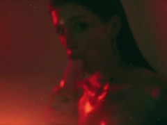 Jugando con mi dildo hasta el fondo de mi vagina