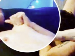 Hot MOMMY MIlf sMOKing a CIGARETte  while GETTING Her SWEEt  NEctar LICKED