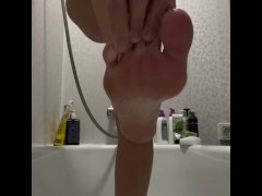barefoot big legs worship mommy soles