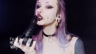 Black lápiz labial desordenado skullfucking