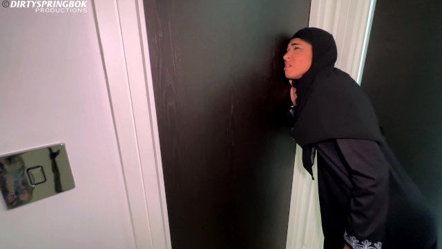 Harami Hijabis release stress and tension - Sahara Knite, Yasmina Khan