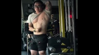 セックスの前に私の体の腹筋トレーニング