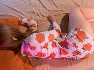 Mira Mi Gran Culo En Este Pijama Onesie - Mírame El Orgasmo y Gime En Mi Vibrador