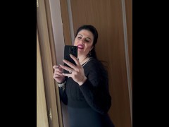 Stepmom is farting in the mirror ( full video in my onlyfans)