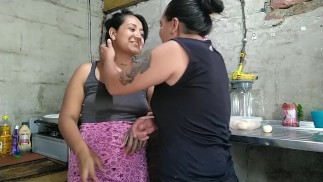 después de hacer los deberes del campo me relajo follando con la campesina