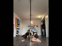 Stripper plays with her tight pussy/asshole - Screenshot 3 of 16 - Anal