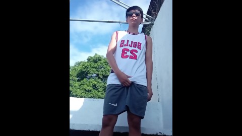 Bagets nagjakol sa likod ng basketball court - Asian boy outdoor masturbation