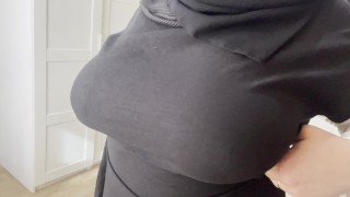 مراهقة عربية في الحجاب مع كبير الثدي   Arab teen in hijab with big tits