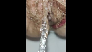小屁股但大毛茸茸的阴户为你撒尿的女学生超级超级特写