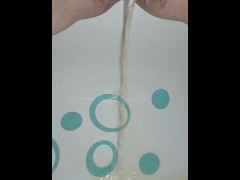 P1SSQUEEN has a fresh morning piss for you