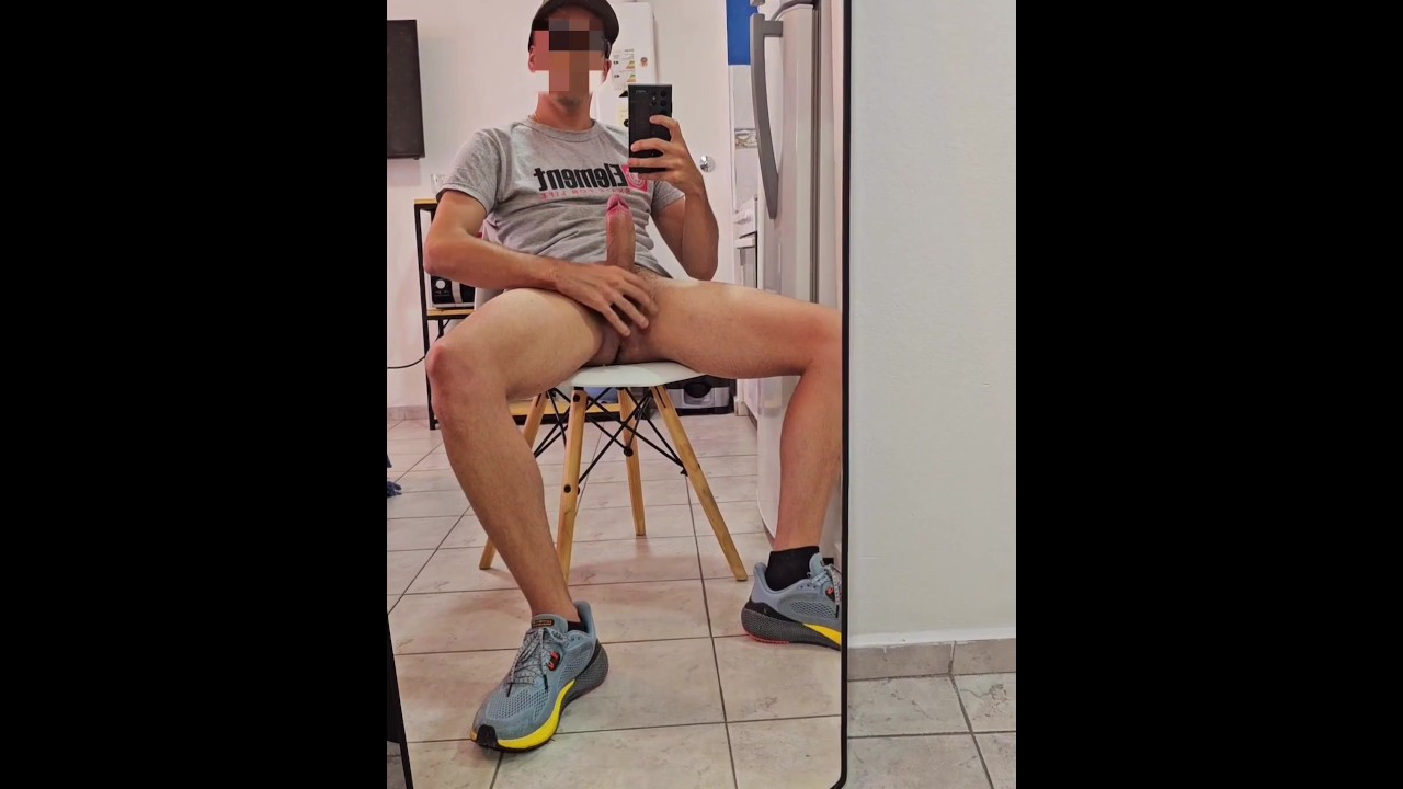 Pajero Pajeandose En El Airbnb Dotado - Pornhub.com