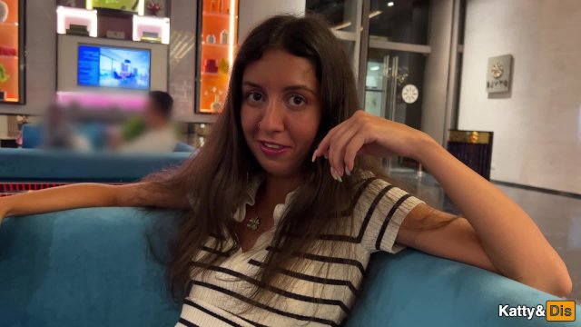 Запикапил шалаву и выебал  её в отеле