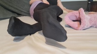 TS Nylon Feet Cum Close