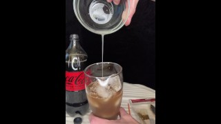 Cum & Coca-Cola - 2 - minha esposa me disse para fazer uma bebida de esperma, eu pinto com, brinco e bebo minha porra