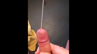 Мастурбация закончилась большой порцией спермы