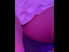 Блондинка красиво раздвигает ножки - Screenshot 14 of 16 - блондинкав