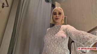 Prøv på træk gennemsigtigt tøj, helt gennemsigtigt. I The Mall. Se til mig i prøverummet