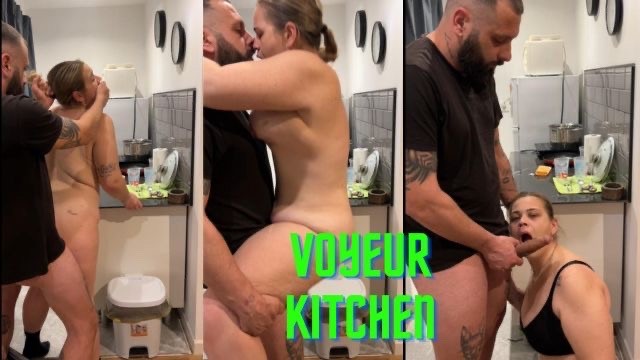 трахнулся на кухне моего соседа по комнате, пока они наблюдают за нами из окна