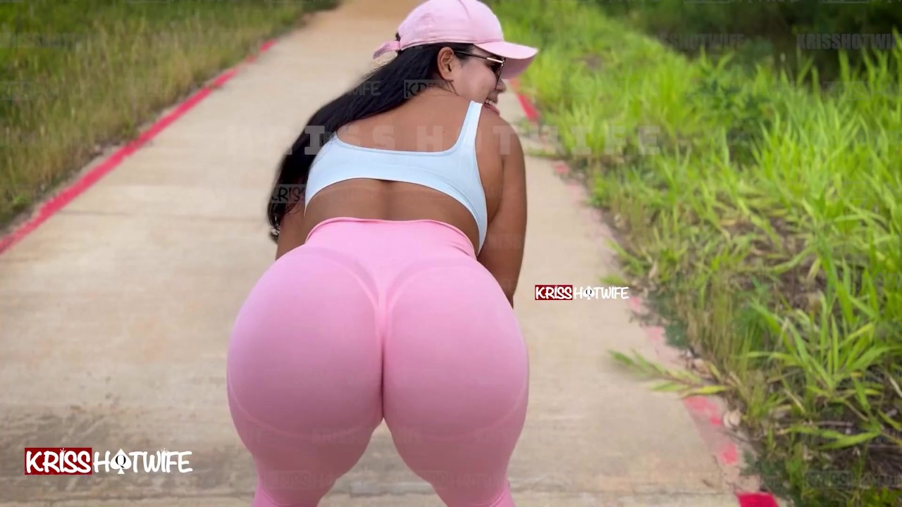 Married whore taking her morning walk with leggings showing off her pussy  (cameltoe) and showing off