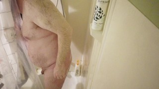 Little Sissy Sub balla e posa sexy sotto la doccia Hot Soapy Action POV Punto di vista HD